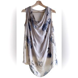 100% silk Piazza Roma top, EUC